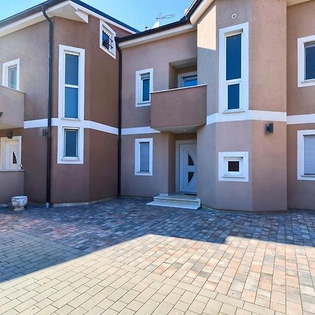 Lovely Fazana Apartments 400M From The Sea Exterior photo