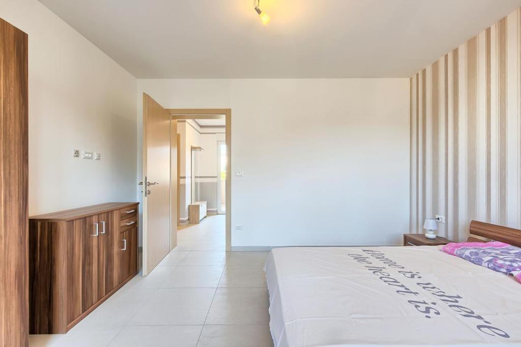 Lovely Fazana Apartments 400M From The Sea Exterior photo